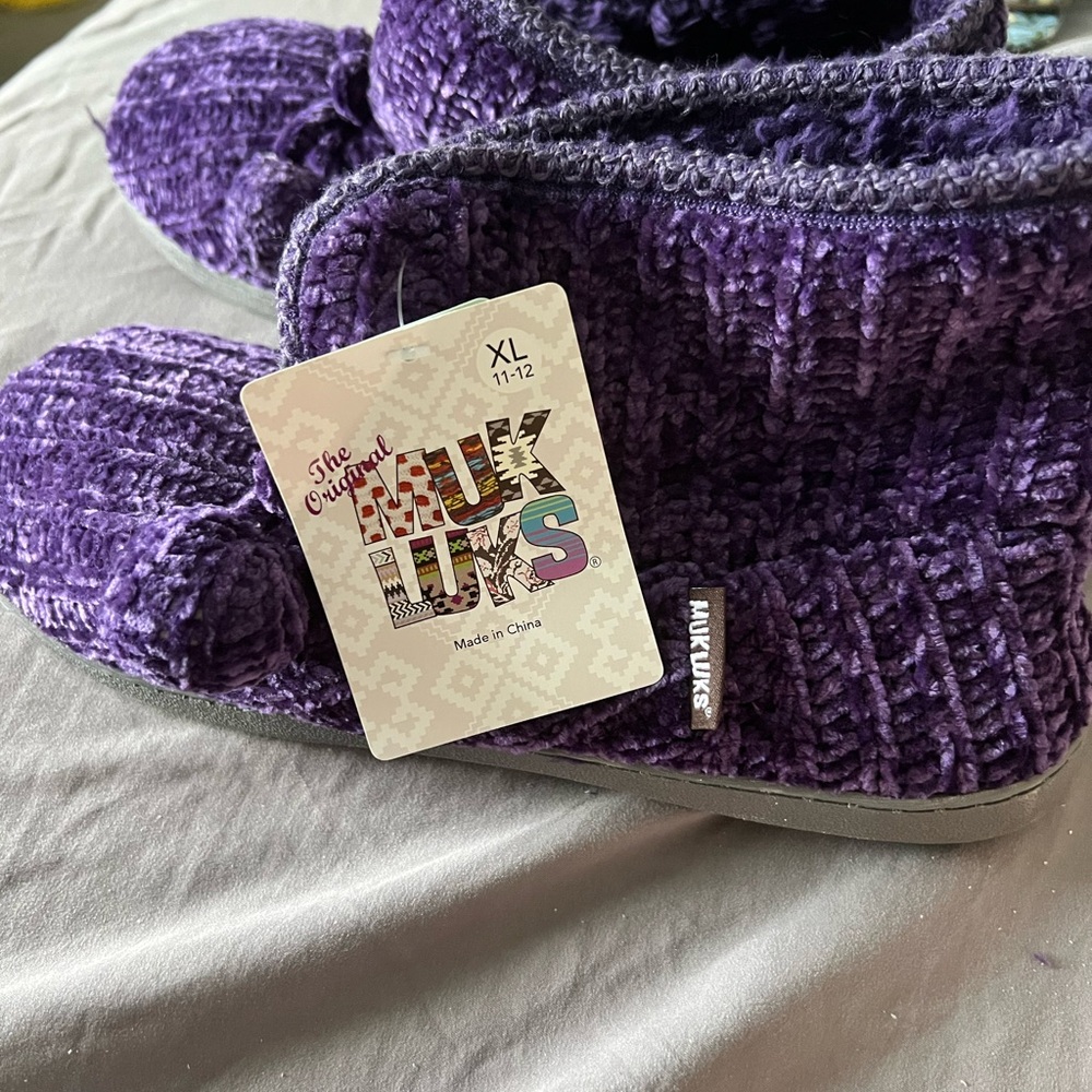 Muk Luks - slippers size xlg - Picture 6 of 7